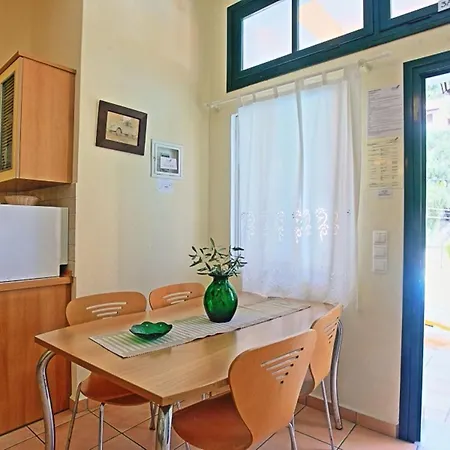 Kaminaki Dora Appartement *